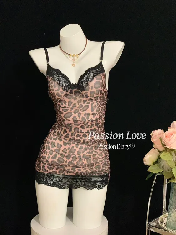 PASSIONLOVE辣妹小豹纹蕾丝修身褶皱吊带裙包臀裙性感显瘦 有钢圈