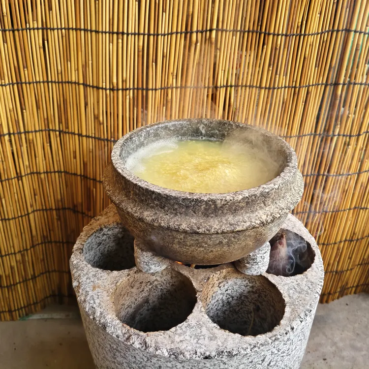 正宗锶玉石锅耐火耐高温碳火可煮天然气可烧锶矿石石锅煮饭拌饭锅