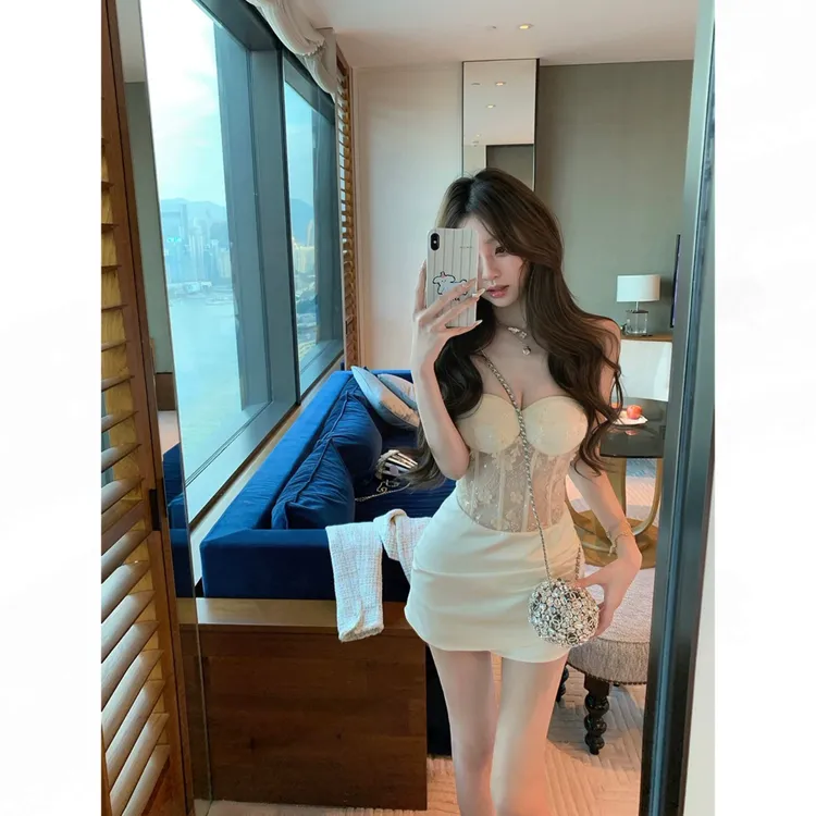 你的懒懒llan【奶香洋甘菊】轻奢华美两色鱼骨塑形性感抹胸连衣裙