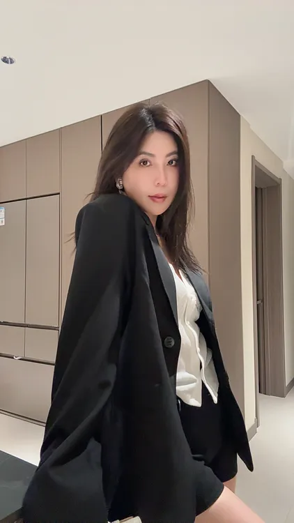 Amarilli 韩版气质高级感收腰显瘦西服掐腰外套
