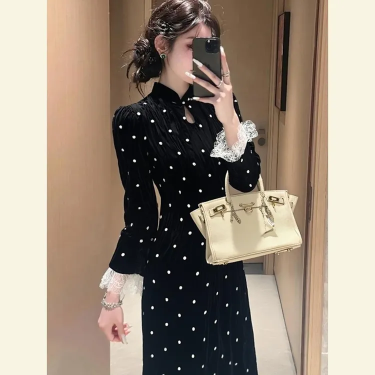 独特新中式国风改良旗袍女高端时尚名媛赫本风黑色波点连衣裙秋冬