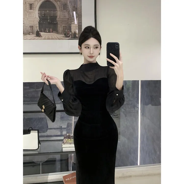 裙子秋冬款法式气质年会晚礼服裙高端轻奢修身长袖黑色丝绒连衣裙