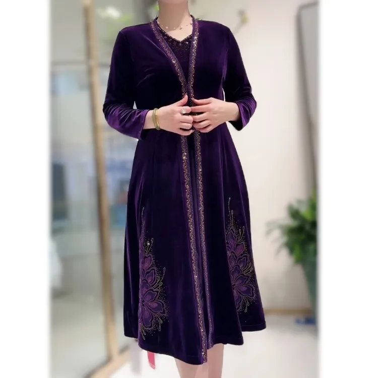 妈妈婆婆减龄金丝绒套装减龄显瘦大码百搭爆款遮肉长款裙装两件套