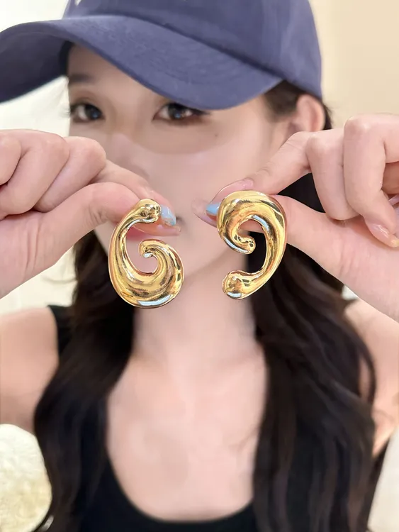 铜合金耳饰 欧美小众设计不对称C形圆圈耳环高级感独特耳钉