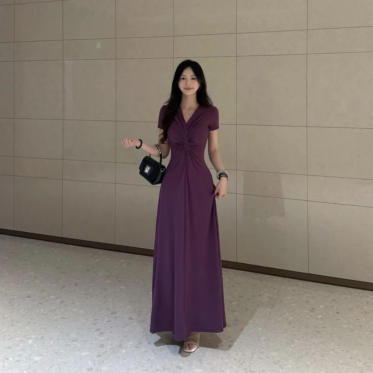 法式夏季V领后妈裙2025新款爆款收腰显瘦气质大摆长裙子