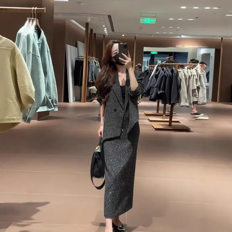 大码女装高级感亮闪闪西装套装女胖妹mm高腰显瘦开叉半身裙两件套