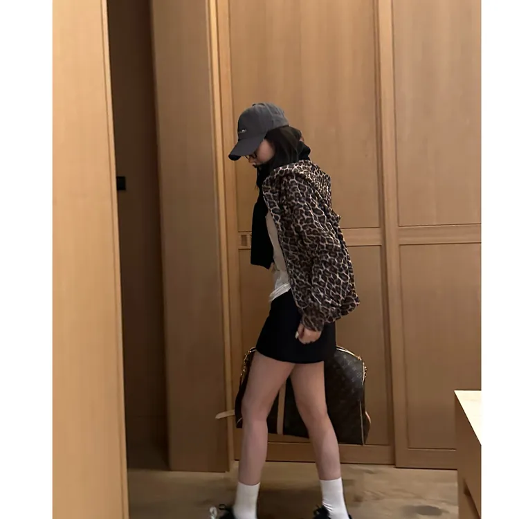 ANNA FREE 复古豹纹连帽卫衣外套女秋宽松慵懒风上衣外套ZCE25827