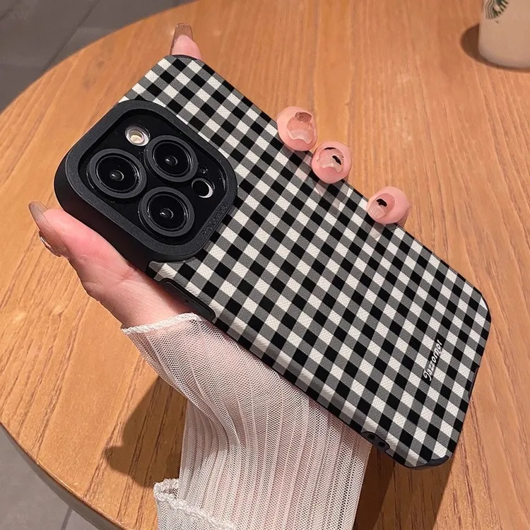 黑色格子适用于iPhone苹果17promax手机壳16/15/14个性13潮小羊皮