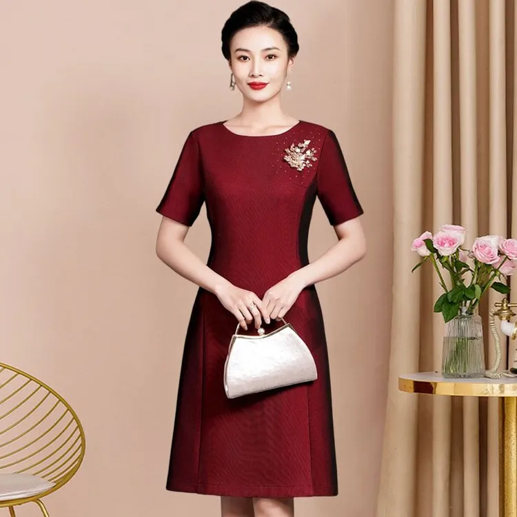 年轻喜婆婆喜妈妈婚宴礼服夏装小个子连衣裙婚庆高贵红色洋气气质