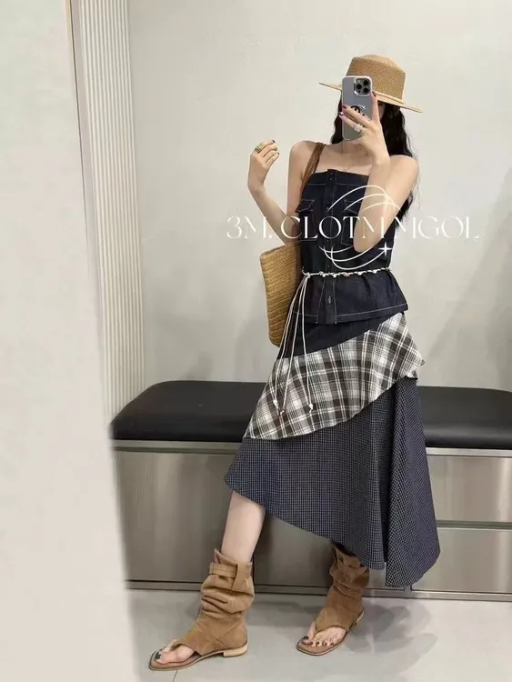 南油高货夏季新款 设计师款甜辣风牛仔吊带上衣+不规则格子半身裙