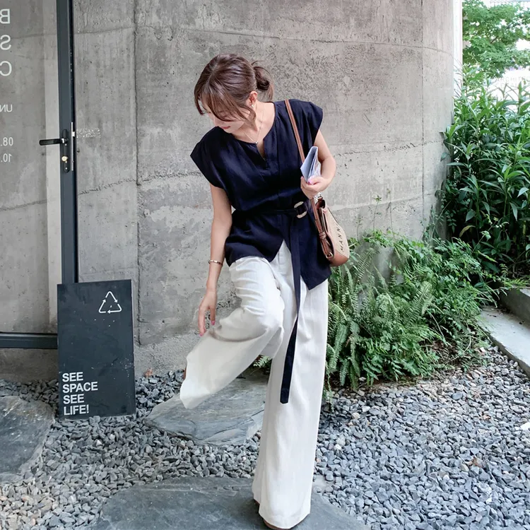 设计感开叉上衣阔腿裤2025夏季新款百搭极简风小众韩系V领两件套