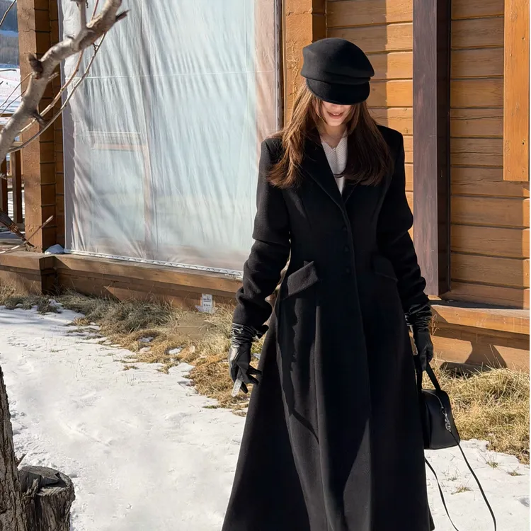 THE ARENA“赫本风”14.2微米100%山羊绒青果领收腰裙摆大衣XY-868