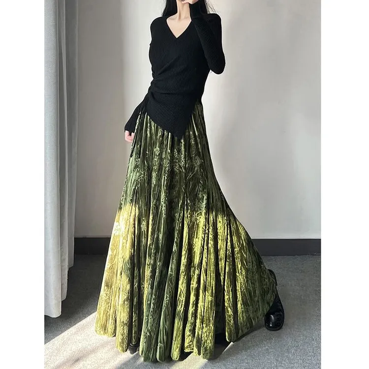 金丝绒大裙摆鱼尾裙绿色长裙子女春秋冬国风半身裙印花复古女裙潮
