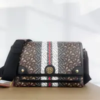 95新 BURBERRY/博柏利 vv/c920/276229