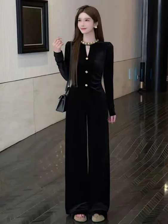 W528 夜游星光丝绒钉珠圆领上衣直筒显瘦加绒裤套装