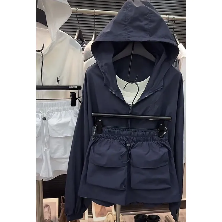 夏季2025新款设计感小众速干防晒显瘦连帽外套短裤运动风两件套装