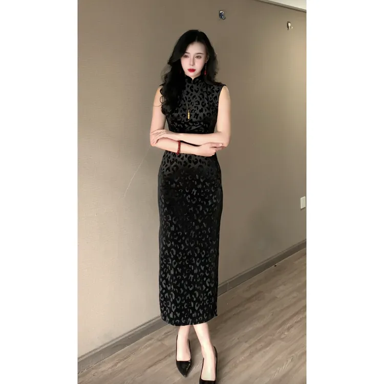 【黑莓】玉簪记旗袍黑色秋季新款丝绒日常复古港风无袖旗袍衣长125