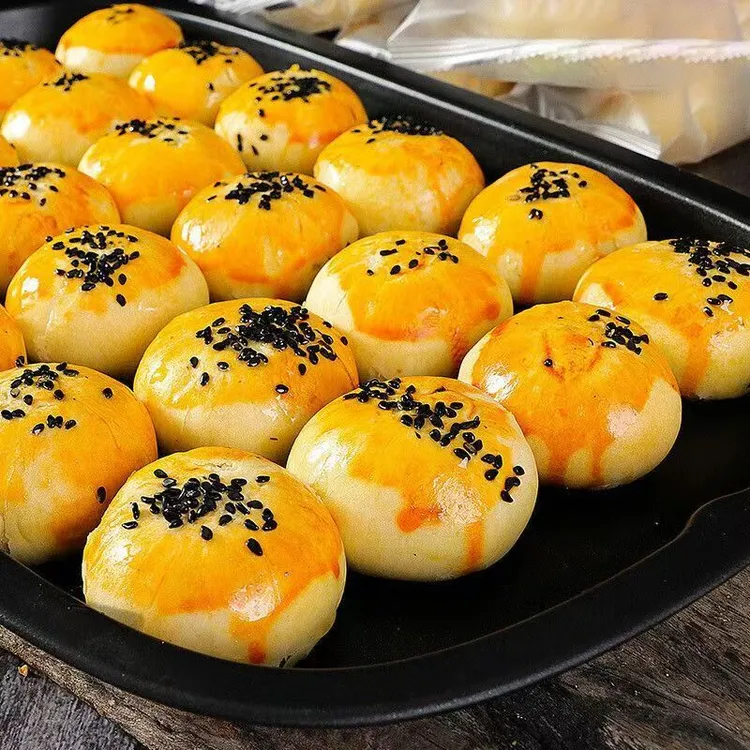 蛋黄酥传统每个60g早餐点心网红充饥零食糕点拉丝软糯下午茶店