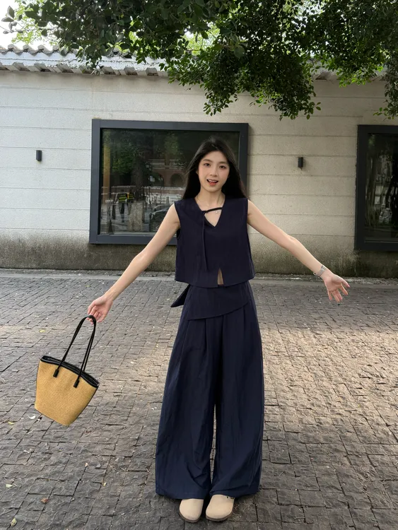 韩系chic别致慵懒风松弛感一整套双面穿搭减龄休闲两件套阔腿裤子