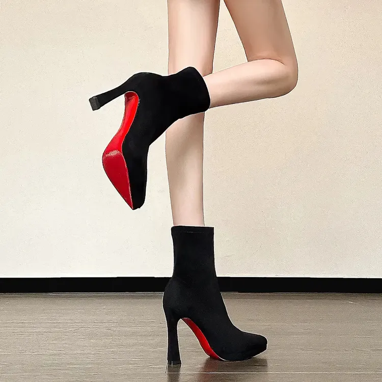 2025红底高跟鞋秋冬新款洋气百搭绒面粗跟防水台弹力瘦瘦靴高跟短