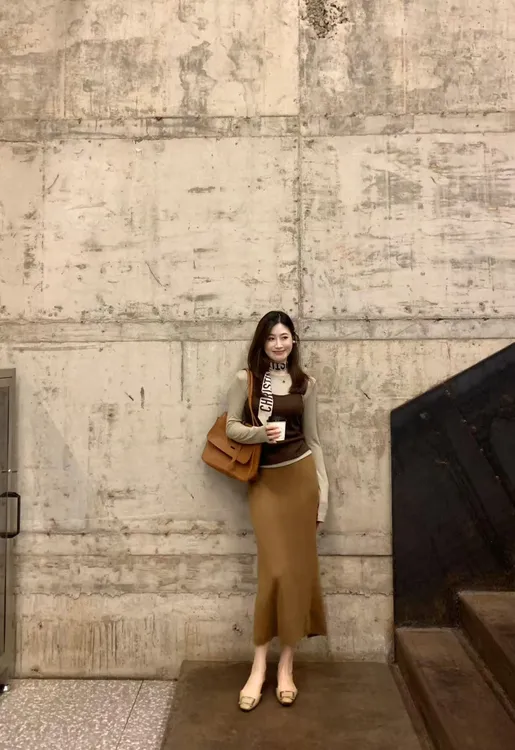 2025早秋新款精致气质长袖薄款t恤叠穿吊带背心鱼尾半身裙套装