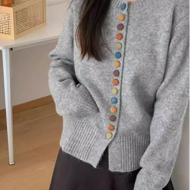 秋冬彩扣针织衫开衫外套女春秋2025新款宽松毛衣灰色春装女装上衣