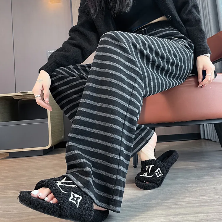 秋冬季条纹窄版阔腿裤女春秋加厚直筒小个子垂感宽松大码加绒长裤
