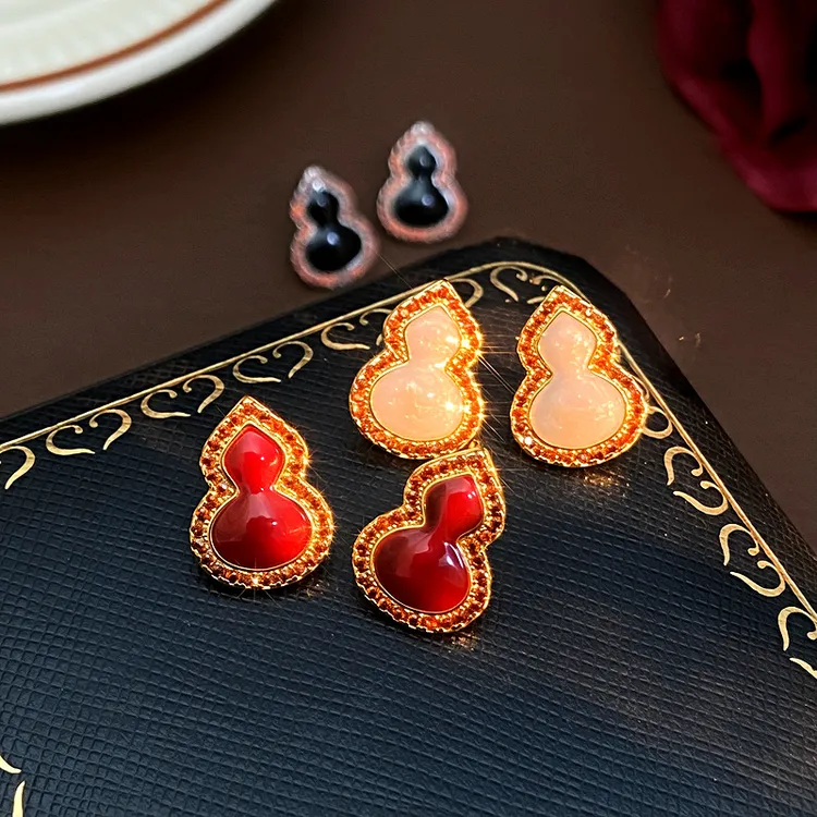 铜合金合成锆石耳饰 红葫芦耳钉新款百搭气质新年喜庆福禄耳环女 