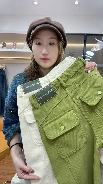 丹【批发，现货，十三行定制】2025新款牛油果绿加绒宽松弯刀阔腿裤女