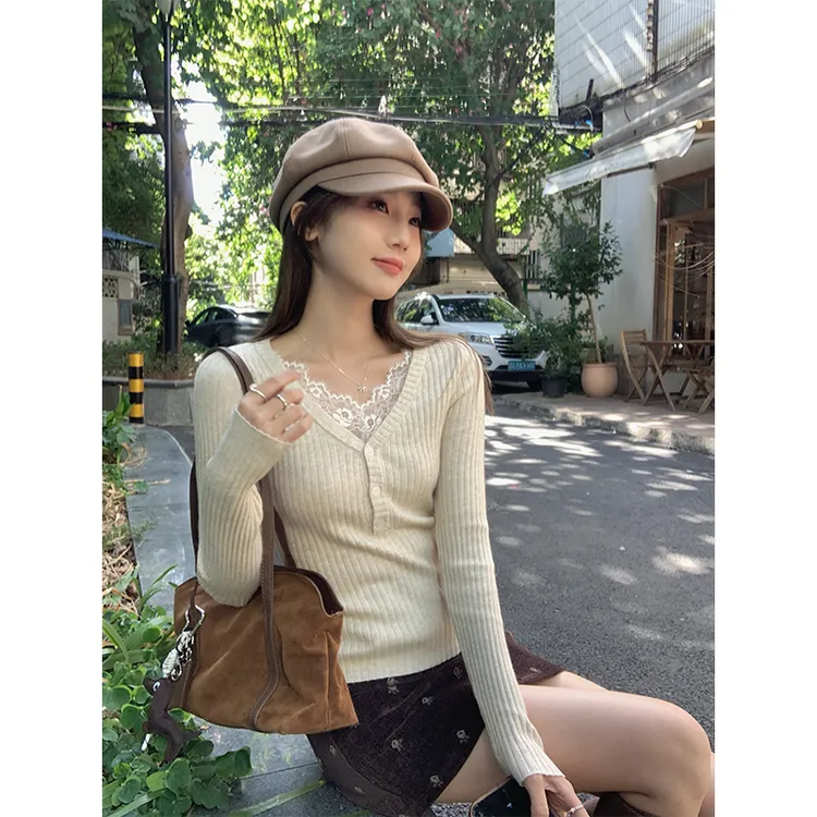 夏珍 法式小香风蕾丝拼接V领针织打底衫女2025秋修身显瘦内搭上衣