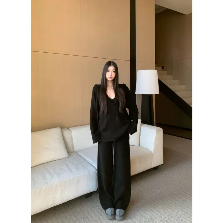 withmin凉皮 松弛灵感 V领宽松针织上衣休闲裤短裤套装女2524471