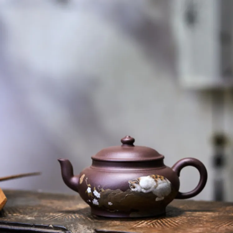 【壶名】闻香（全手工） 【泥料】紫泥 【容量】220cc 【作者】李老师