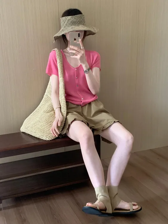 2025夏季新款韩系穿搭一整套女粉色针织上衣搭配花边短裤两件套女