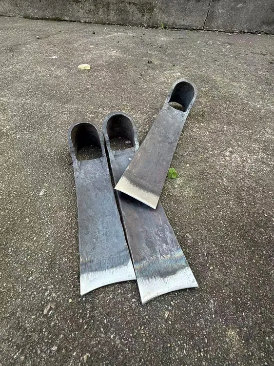 45号钢D字头手工锻打全钢开荒挖笋耐用锄头锻造农具