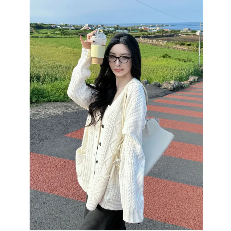 菠萝宝宝yuna【慵懒午后】100羊毛V领麻花复古慵懒宽松针织开衫YJ11