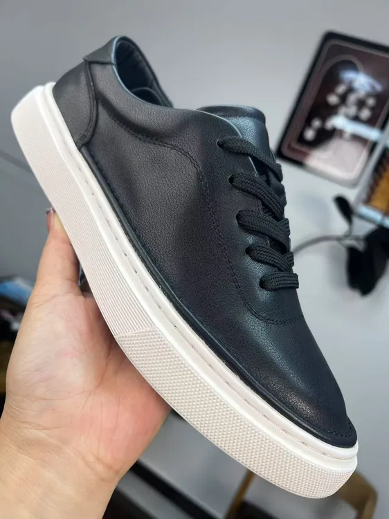 头层牛皮新款圆头透气皮鞋板鞋男款时尚小白鞋休闲板鞋四季款9202