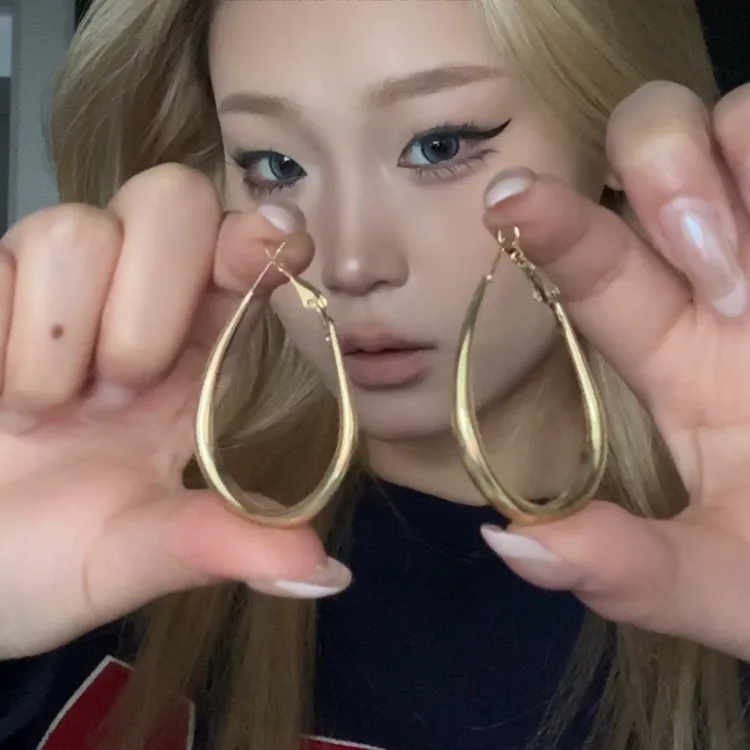 铜合金耳饰 港风复古简约水滴耳环修饰脸型经典优雅气质轻奢耳饰
