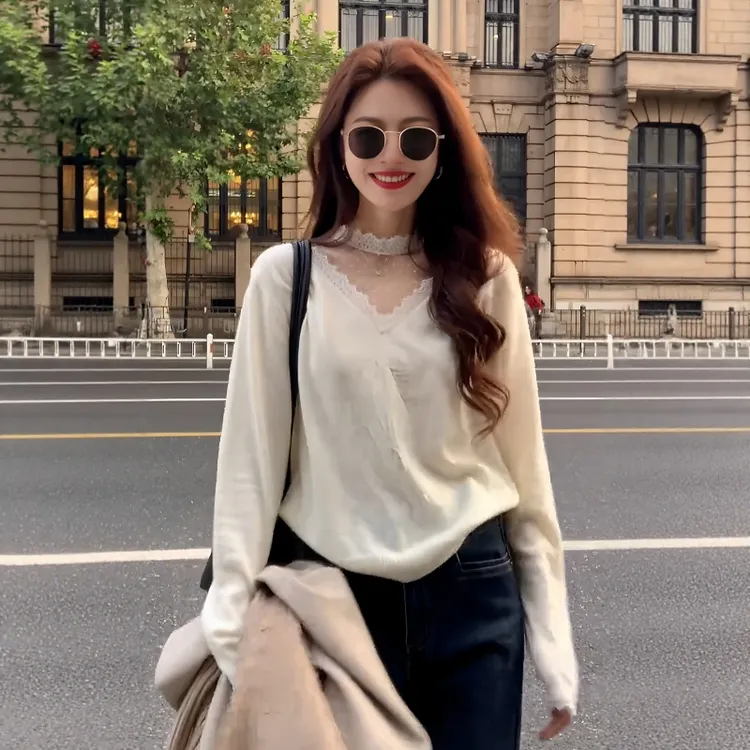 大码韩系蕾丝镂空假两件针织衫女秋冬毛衣宽松内搭打底衫气质上衣