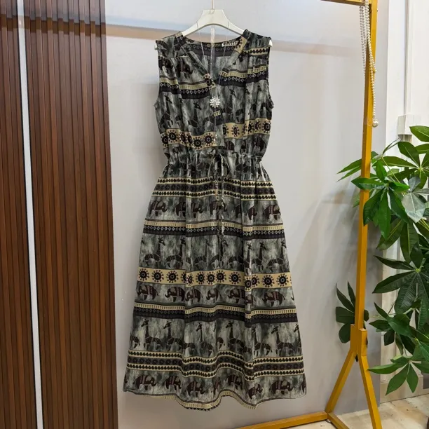 新款大码女装时尚气质V领中长款气质显瘦连衣裙