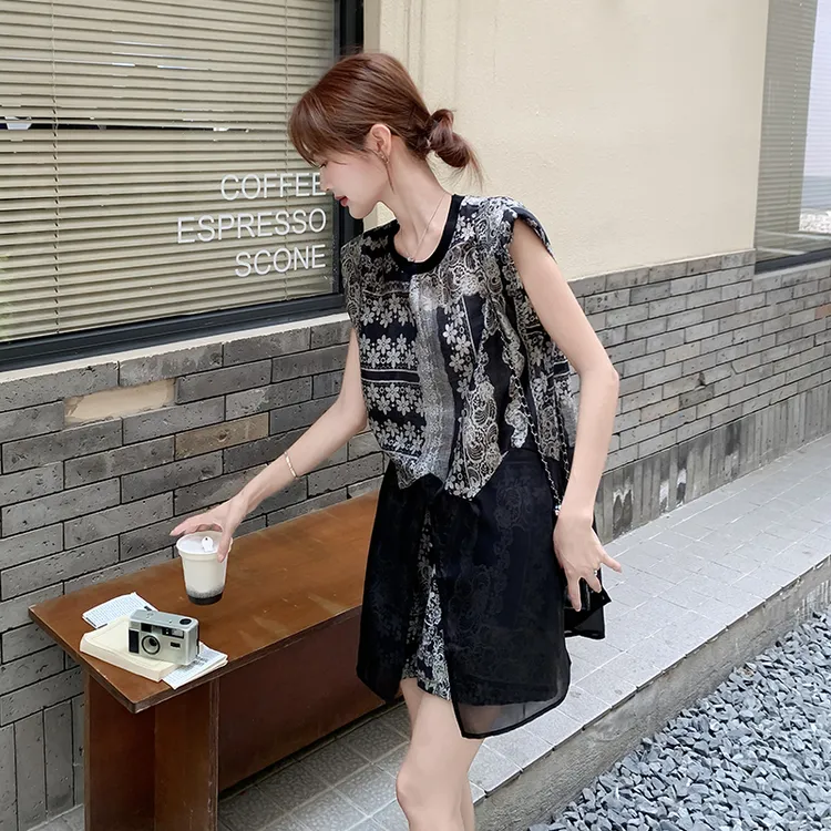 夏季新款民族风复古印花高级感时尚无袖背心罩衫短裤套装女两件套