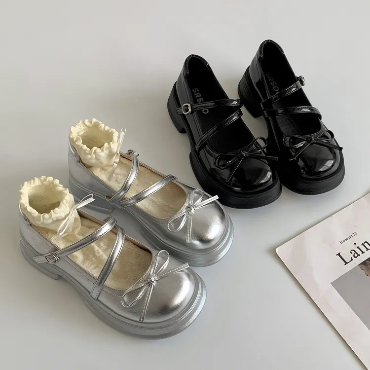 银色高级感复古英伦风厚底小皮鞋女2025新款春秋配裙子玛丽珍单鞋
