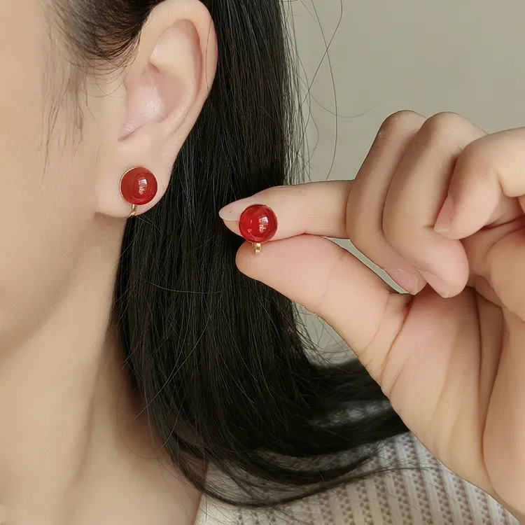 铜合金耳饰 轻奢石榴红色圆珍珠无耳洞耳夹精致小巧秋冬耳钉耳环