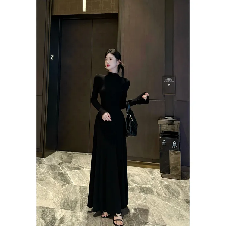 【高领版】喇叭袖长款裙摆连衣裙时尚万能打底裙秋冬气质长袖轻奢