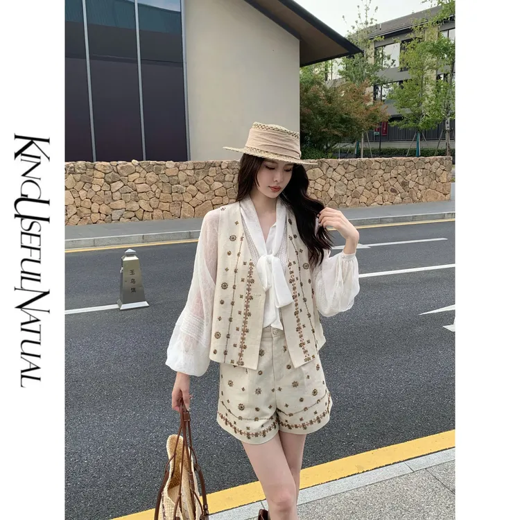 【加州礼拜】高级色调 重工珠管刺绣亚麻高级显高短裤米色套装