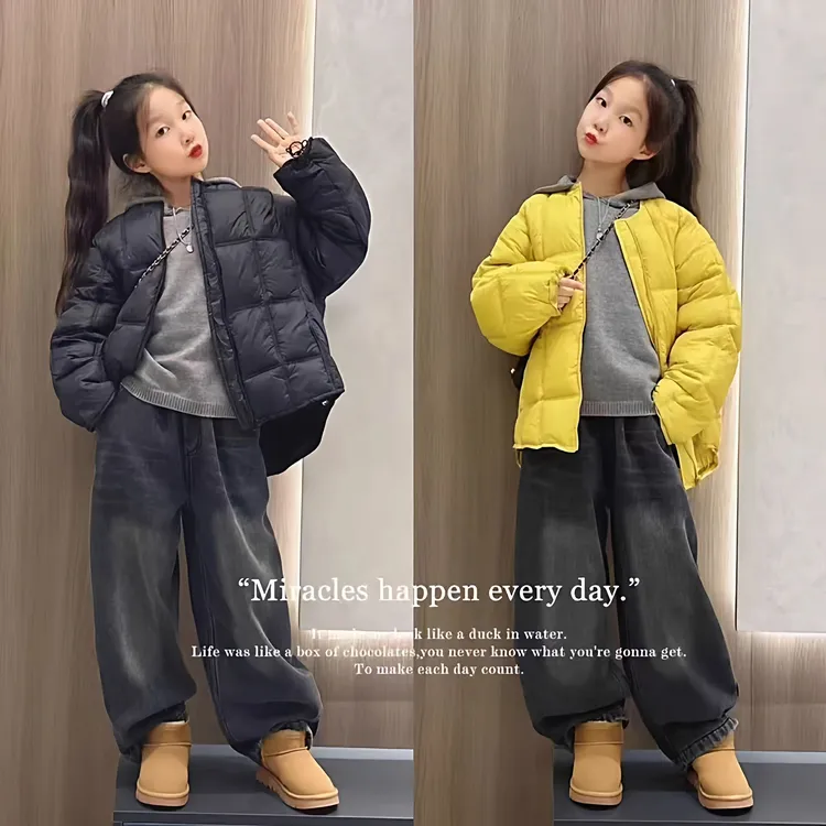 韩版高级感保暖加厚面包服女童百搭棉服外套连帽毛衣牛仔裤三件套