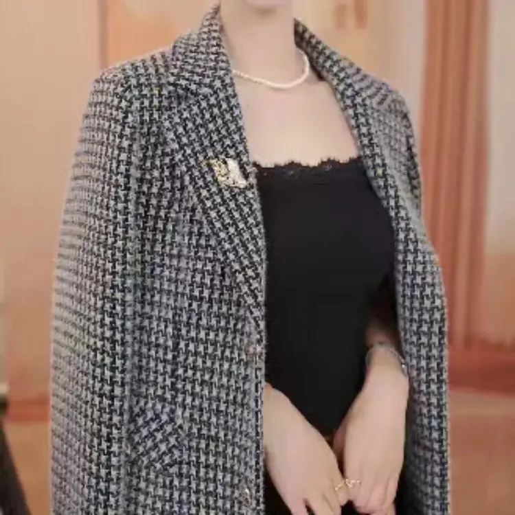 气质百搭显瘦小香风秋冬短款外套格子西服外搭