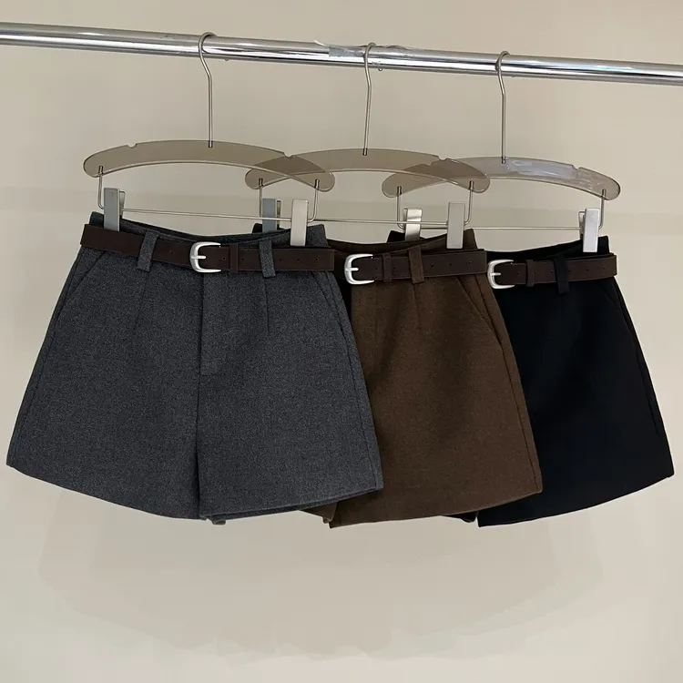 颜馨自制~毛呢短裤女秋冬2025新款小个子显瘦宽松高腰a字阔腿裤子
