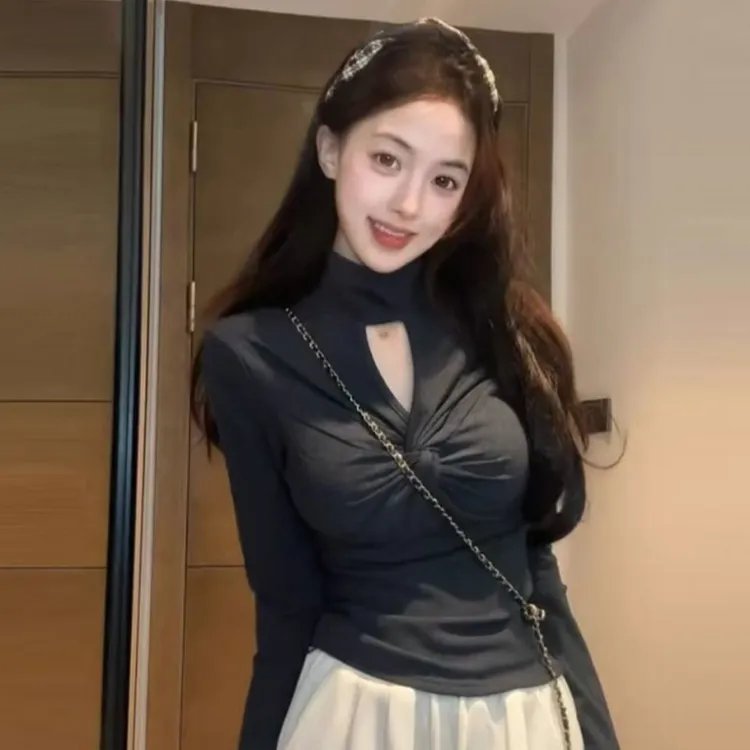 高领打底衫女长袖加绒t恤2025冬季新款胸前扭结镂空纯欲辣妹上衣