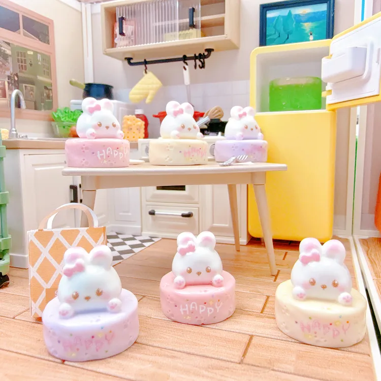 【三三创意】-翻糖小兔蛋糕定制款卡通环保树脂立体DIY创意饰品配件