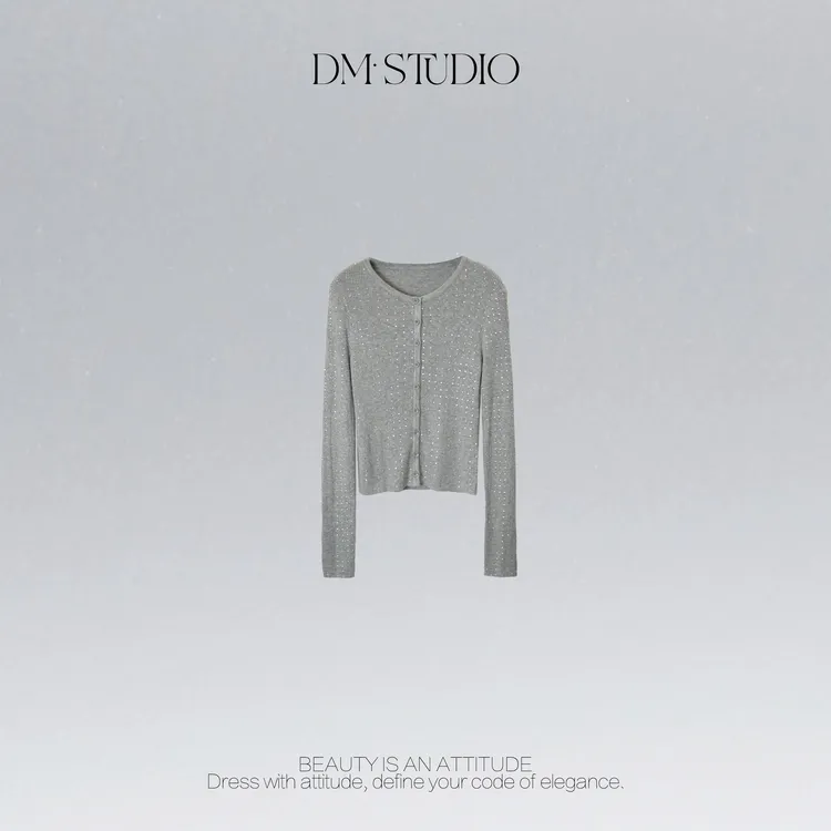 DEDM•STUDIO/气质减龄满天星钉钻圆领排扣针织开衫2511ZZS/F029